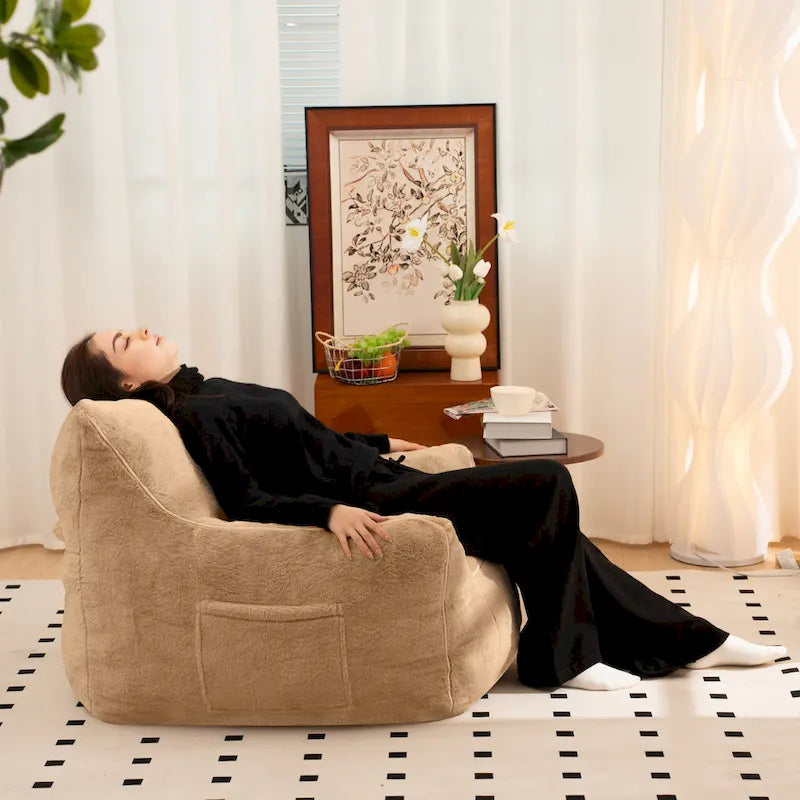 Pouf poire en fausse fourrure avec dossier, rembourrage en mousse déchiquetée haute densité et design polyvalent