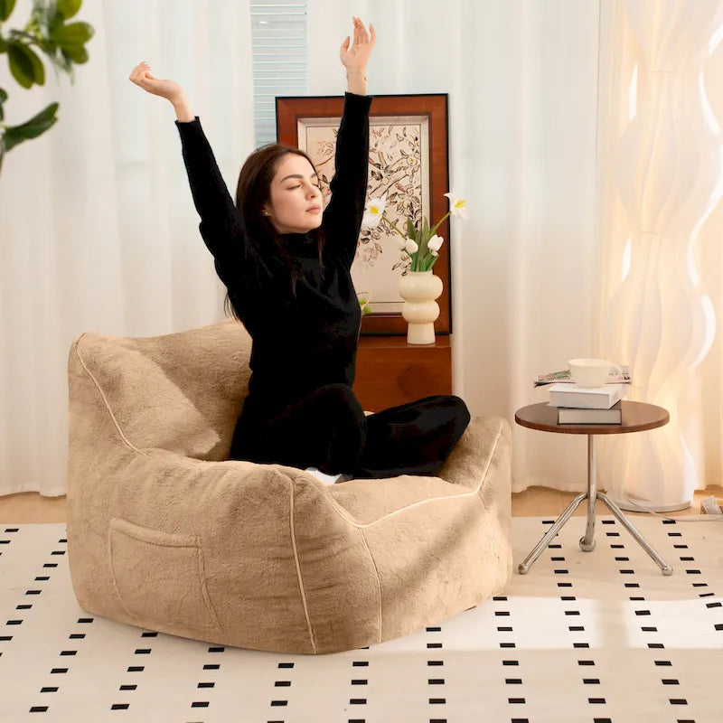 Pouf poire en fausse fourrure avec dossier, rembourrage en mousse déchiquetée haute densité et design polyvalent