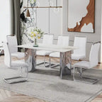 Table à manger minimaliste et moderne. Plateau en verre autocollant imitation marbre blanc